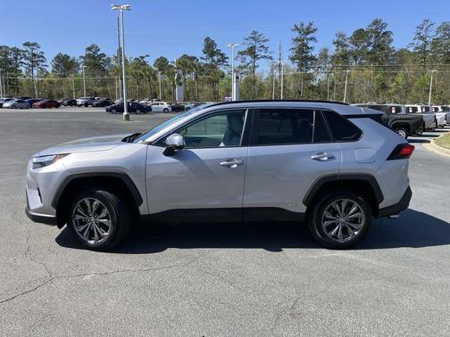 2024 Toyota RAV4 Hybrid XLE Premium