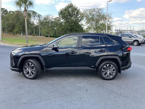 2025 Toyota RAV4 Hybrid XLE Premium