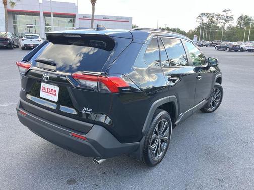 2025 Toyota RAV4 Hybrid XLE Premium