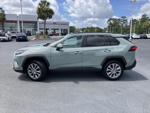 2023 Toyota RAV4 XLE Premium