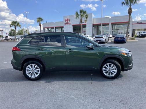 2023 Toyota Corolla Cross LE