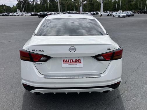 Pearl White Tricoat 2023 Nissan Altima 2.5 SL