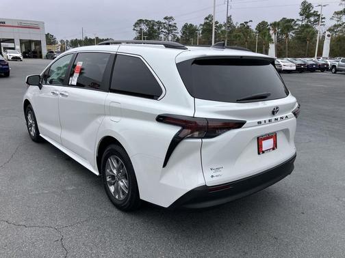 2026 Toyota Sienna XLE