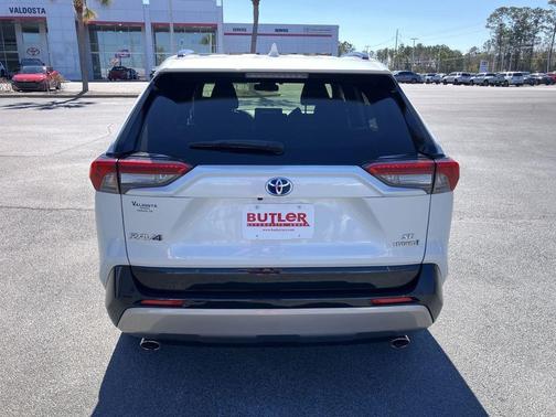 2022 Toyota RAV4 Hybrid SE