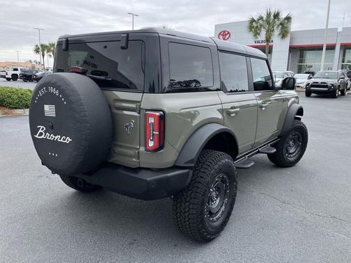 Gray (Marsh Gray) 2025 Ford Bronco Outer Banks