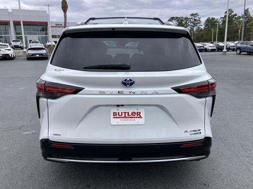 2023 Toyota Sienna Platinum