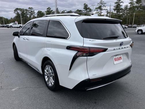 2023 Toyota Sienna Platinum