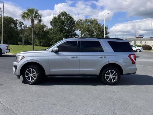 Silver (Iconic Silver Metallic) 2020 Ford Expedition XLT