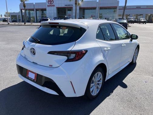 2026 Toyota Corolla Hatchback SE