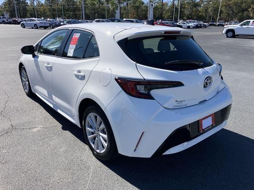 2026 Toyota Corolla Hatchback SE