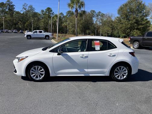 2026 Toyota Corolla Hatchback SE