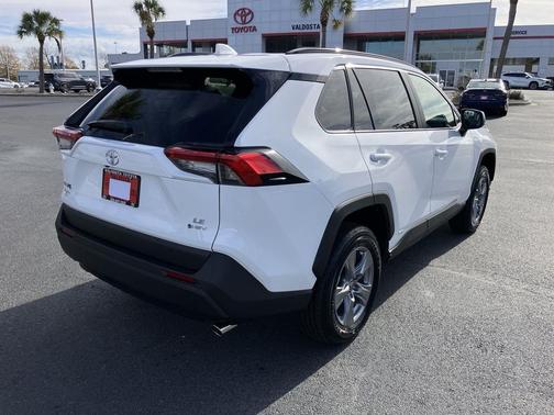 2025 Toyota RAV4 Hybrid LE