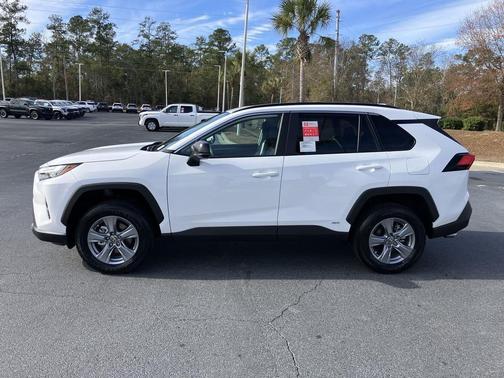 2025 Toyota RAV4 Hybrid LE