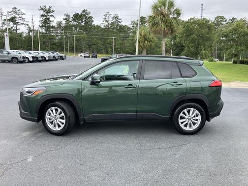 2022 Toyota Corolla Cross LE