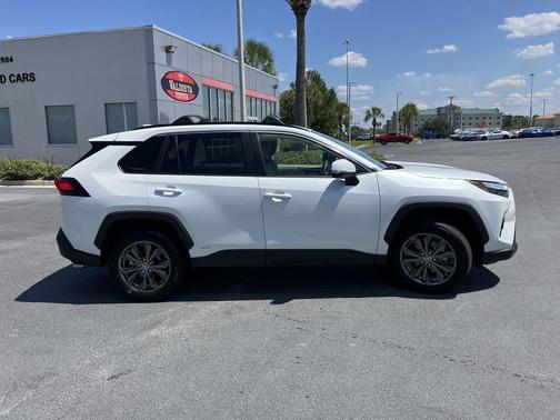 2025 Toyota RAV4 Hybrid XLE Premium