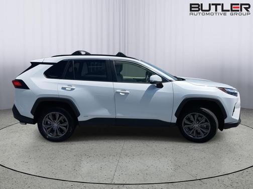 2025 Toyota RAV4 Hybrid XLE Premium