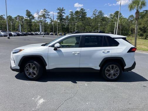 2025 Toyota RAV4 Hybrid XLE Premium