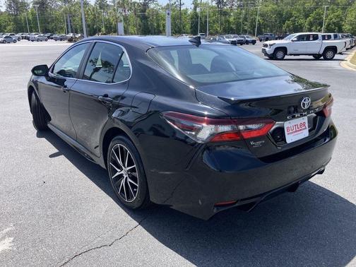 Black (Midnight Black Metallic) 2024 Toyota Camry SE