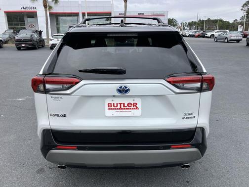 2024 Toyota RAV4 Hybrid SE