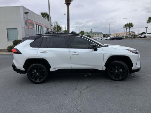 2024 Toyota RAV4 Hybrid SE