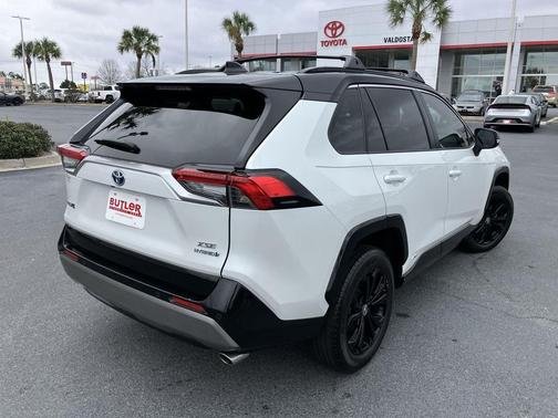 2024 Toyota RAV4 Hybrid SE