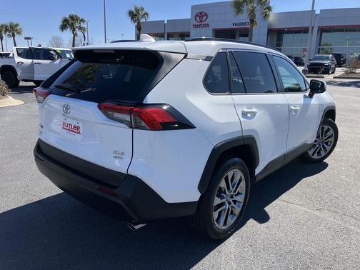 2020 Toyota RAV4 XLE Premium