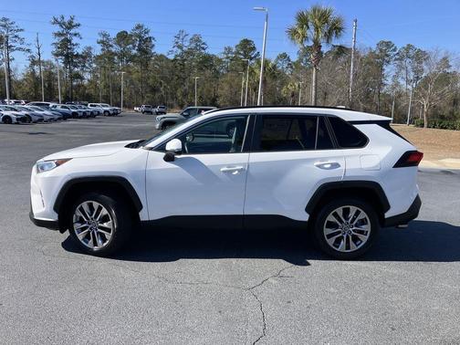 2020 Toyota RAV4 XLE Premium