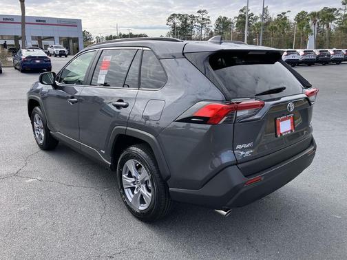 2025 Toyota RAV4 Hybrid SE