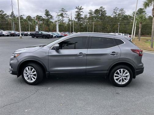 2022 Nissan Rogue Sport SV