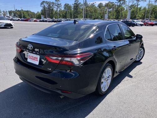 Black (Midnight Black Metallic) 2023 Toyota Camry LE