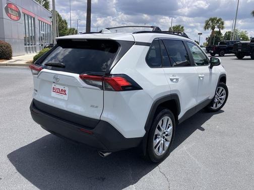 White (Wind Chill Pearl) 2024 Toyota RAV4 XLE Premium
