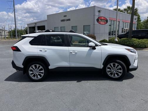 White (Wind Chill Pearl) 2024 Toyota RAV4 XLE Premium
