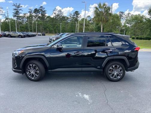 2024 Toyota RAV4 Hybrid SE