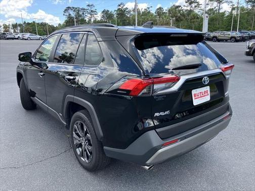 2024 Toyota RAV4 Hybrid SE