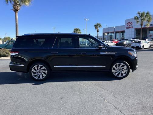 2022 Lincoln Navigator Reserve