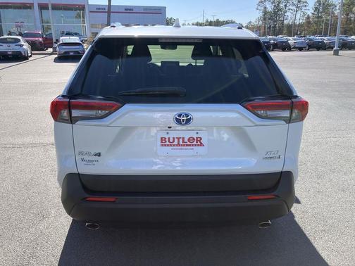 2022 Toyota RAV4 Hybrid XLE Premium