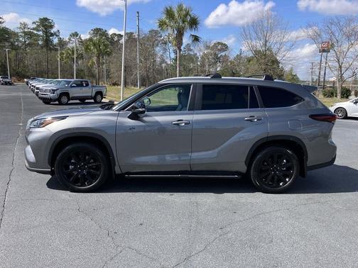Heavy Metal 2026 Toyota Highlander XLE