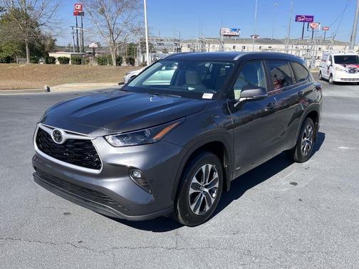 2025 Toyota Highlander Hybrid XLE