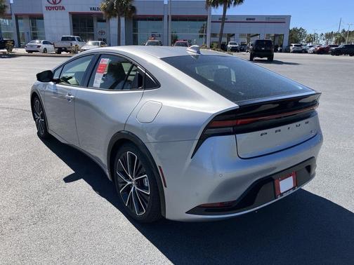 2025 Toyota Prius XLE