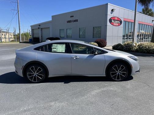 2025 Toyota Prius XLE