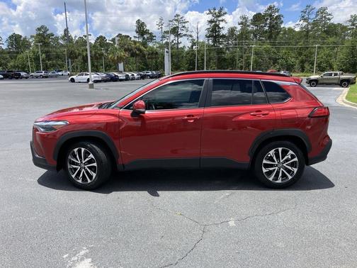 2023 Toyota Corolla Cross XLE