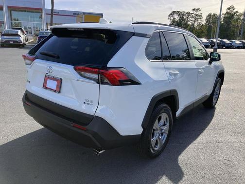 2025 Toyota RAV4 Hybrid XLE