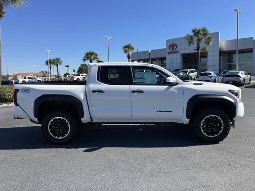 2025 Toyota Tacoma TRD Off Road