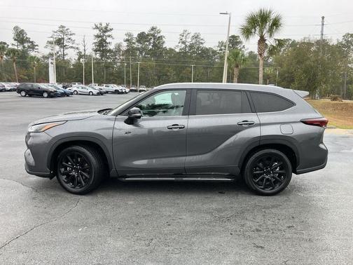 2024 Toyota Highlander Hybrid XLE