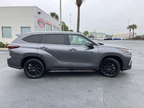 2024 Toyota Highlander Hybrid XLE