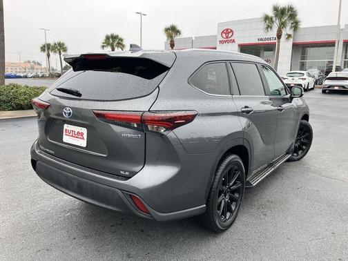 2024 Toyota Highlander Hybrid XLE