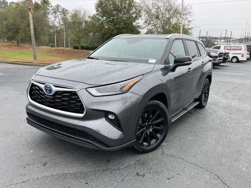 2024 Toyota Highlander Hybrid XLE