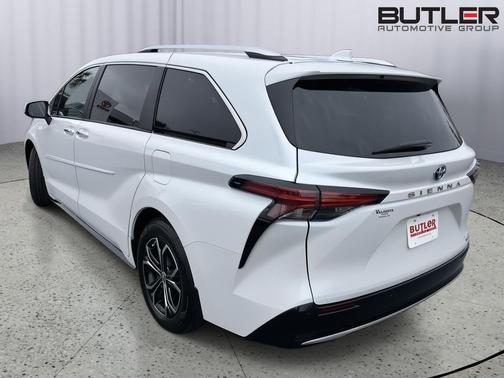 2024 Toyota Sienna Platinum