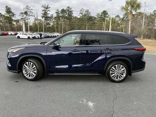 2022 Toyota Highlander Platinum