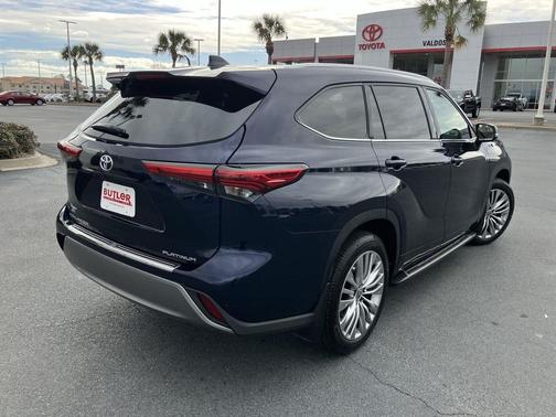 2022 Toyota Highlander Platinum